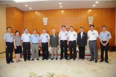 “寻根筑梦”两岸四地文学座谈会在西安成功举行 “寻根筑梦”两岸四地文学座谈会在西安成功举行