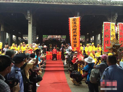 4000余名诸葛亮后裔在浙江兰溪进行祭祖仪式 4000余名诸葛亮后裔在浙江兰溪进行祭祖仪式