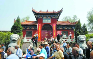 方姓始祖方雷氏是个“高富帅” 曾辅佐黄帝伐蚩尤 方姓始祖方雷氏是个“高富帅” 曾辅佐黄帝伐蚩尤