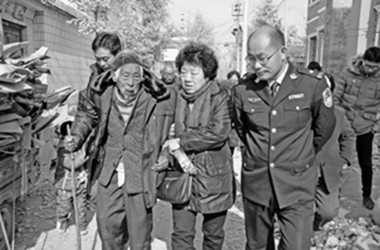 江西三姐妹临沂寻根替父还愿 江西三姐妹临沂寻根替父还愿