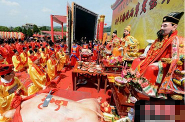 福州举行第五届闽王文化旅游节 两岸王氏宗亲共祭闽王 福州举行第五届闽王文化旅游节 两岸王氏宗亲共祭闽王