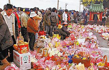 台叶氏家族7000子孙同时祭祖 场面盛大