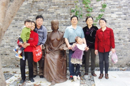 潘氏后人首次拜访张玉良纪念馆“奶奶，我们也来扬州寻根了”
