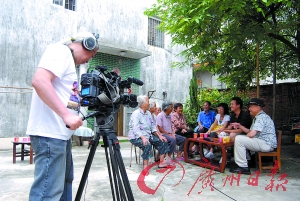 华裔青年千里寻根梦圆开平