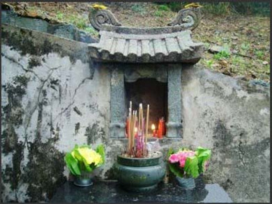 踏青祭祖两不误